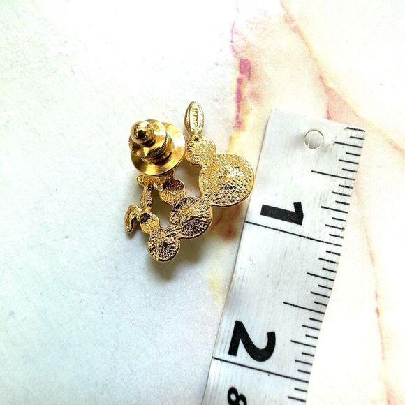 Avon bunny gold tone faux pearl pin - Picture 4 of 8